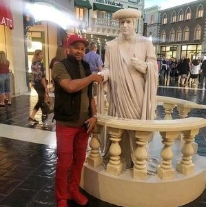 Meet your Posher, Omar